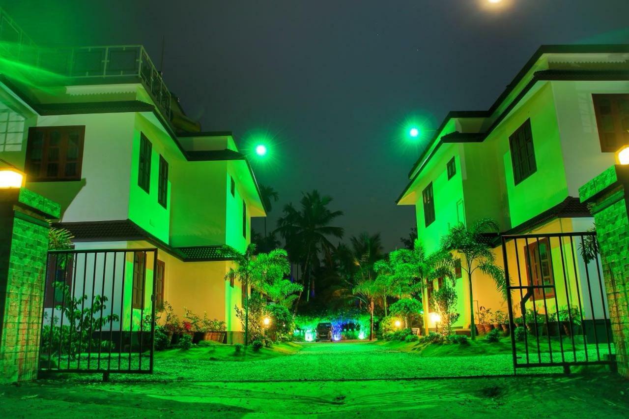 Three Roots Holiday Home Resort 술탄 바테리 외부 사진